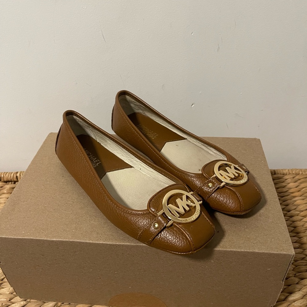 Micheal Kors women’s fulton leather flats